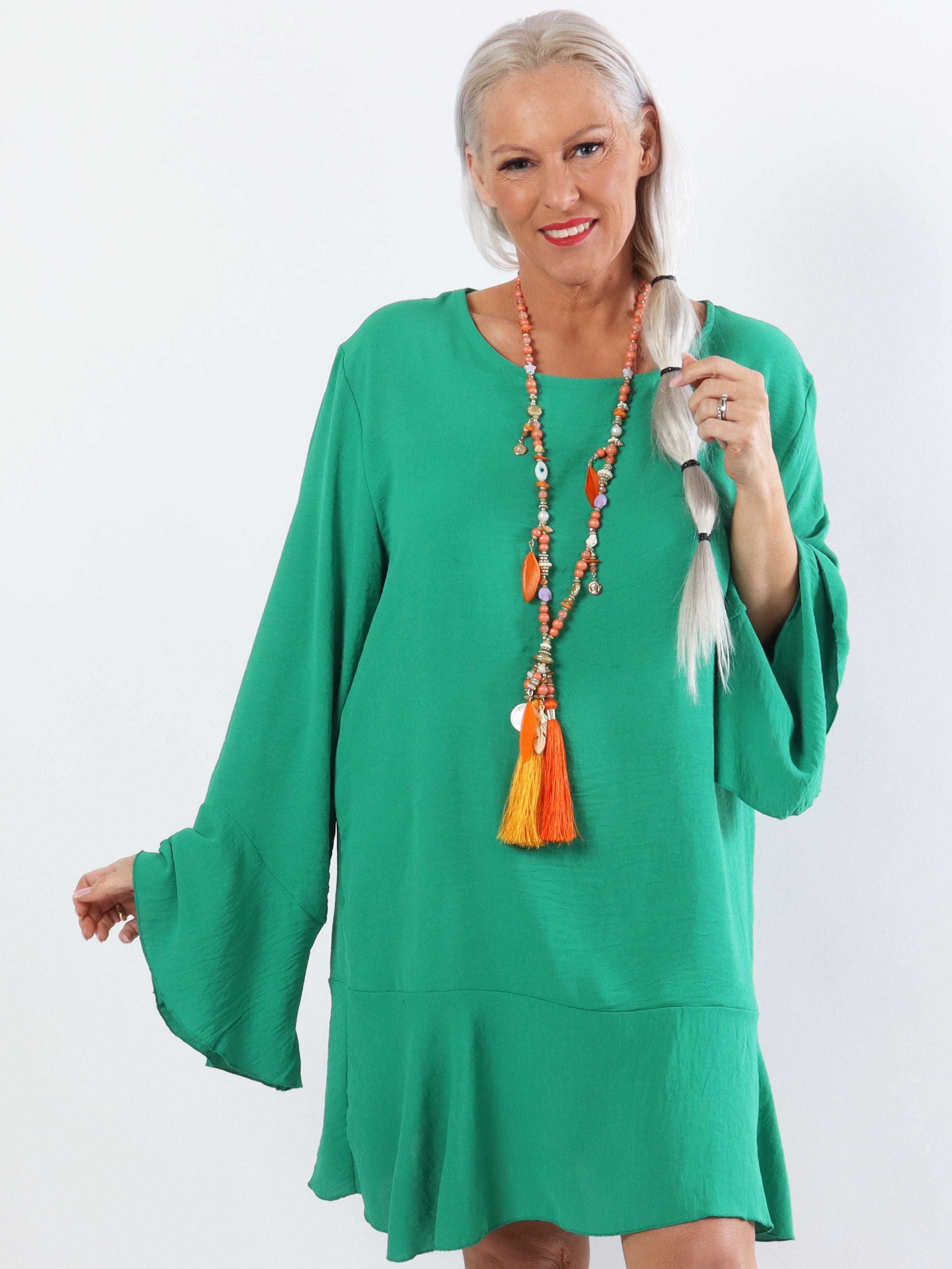 Linja - Plus size blus med volang på ärmen - Black